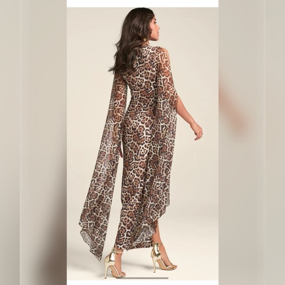 Exaggerated Sleeve Dress in Leopard print, L - Picture 2 of 4